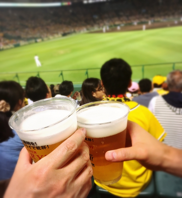 なぜ野球場で飲むビールは美味しいのか Kazublog